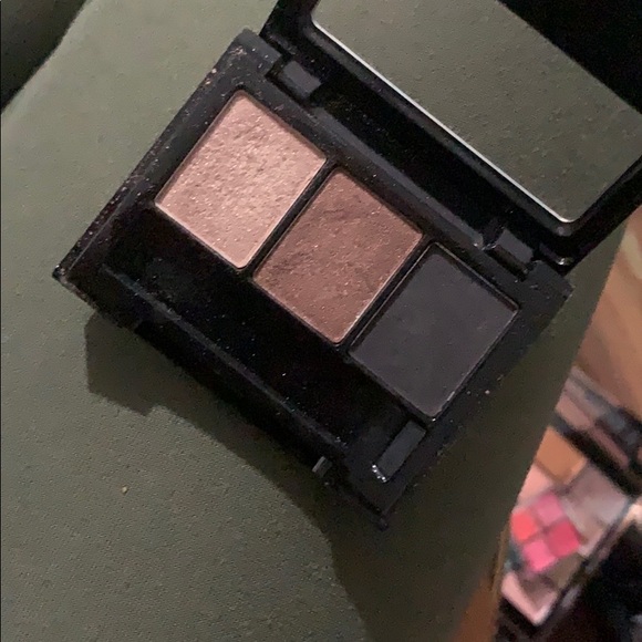 Ipsy NYX 3 colour shadow palette - Picture 2 of 2
